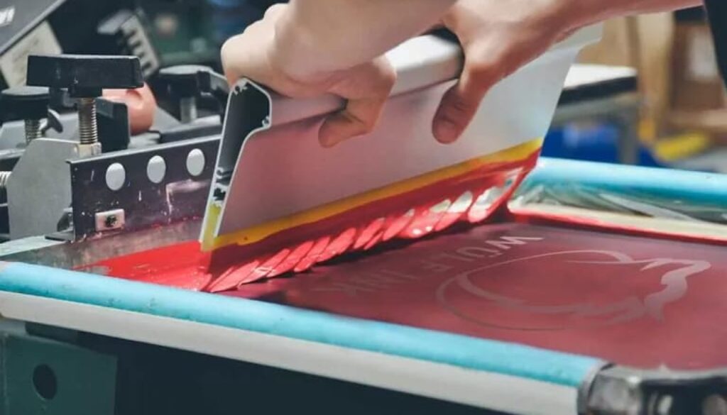 Alat Pewarna Yang Digunakan Untuk Mencetak Screen